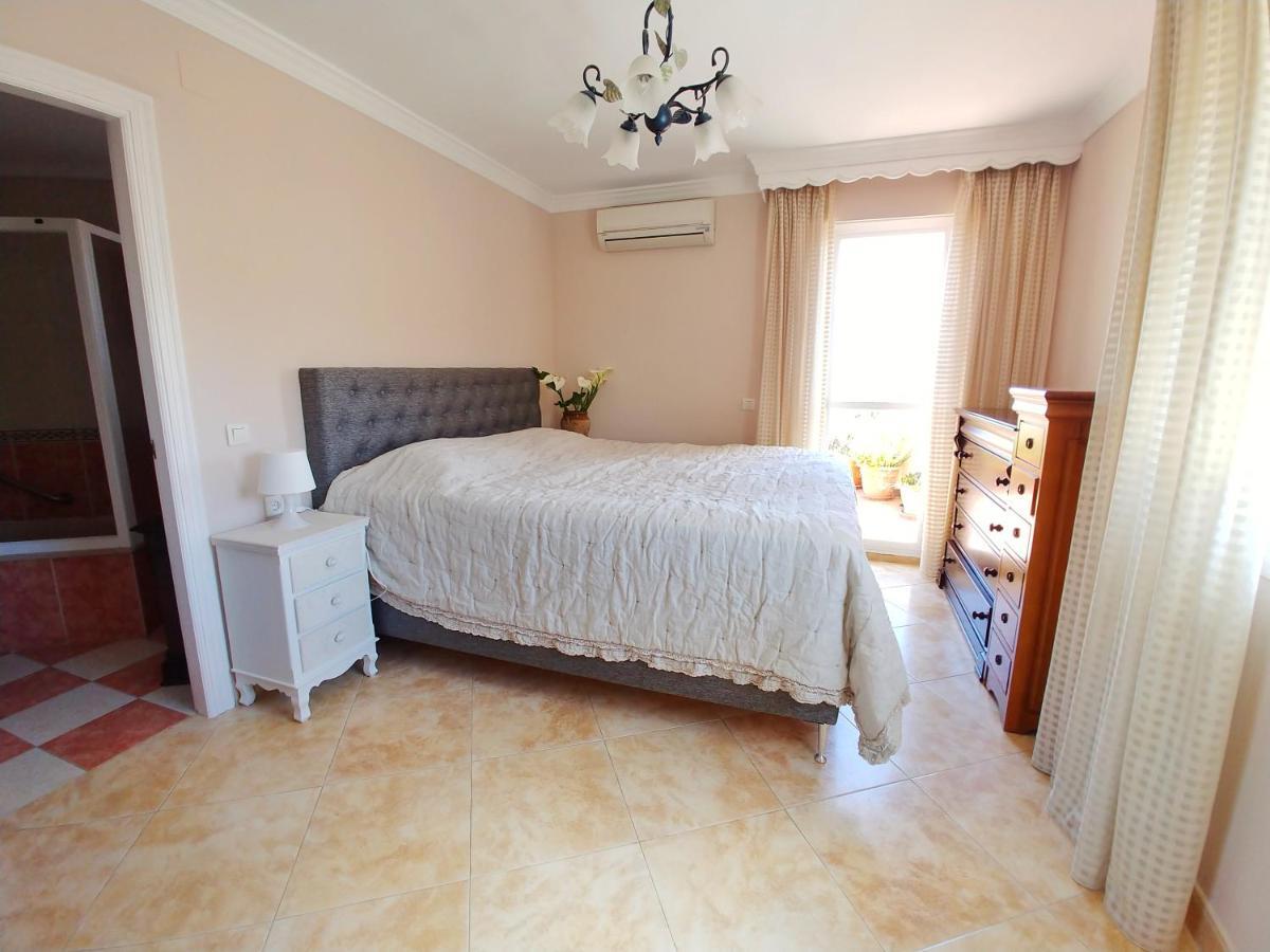 Penthouse With Stunning Views Lejlighed Estepona Eksteriør billede